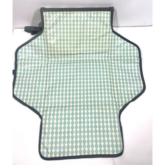 Skip Hop Pronto Portable Baby Changing Pad Chevron Stripe Gray Ivory - Picture 6 of 7